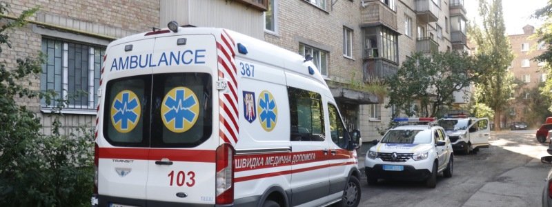 В Киеве во время застолья женщина зарезала мужчину