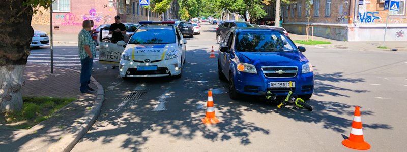 В Киеве на Подоле таксист службы Uklon сбил 4-летнего ребенка