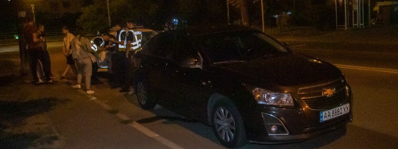 В Киеве начальник отделения прокуратуры ездил пьяным и спрятался в кусты от полиции
