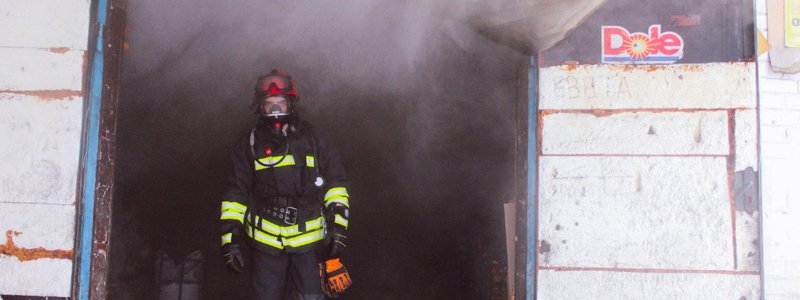 В Киеве на ДВРЗ мужчина заживо сгорел в гараже
