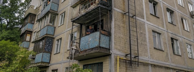 В Киеве на Пражской горела квартира