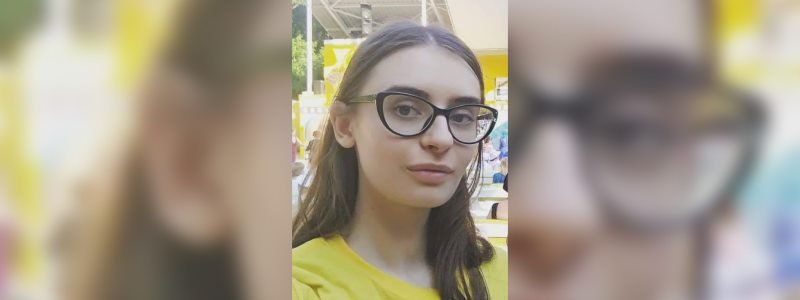 В Киеве ищут 15-летнюю девочку в очках