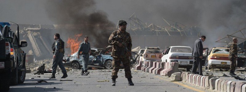 Причина смерти Аллы Вербер, штурм резиденции экс-президента Кыргызстана и мощный взрыв в Кабуле: ТОП новостей дня