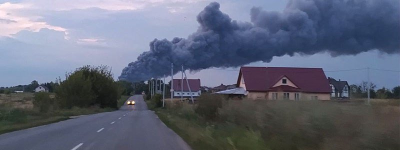 Под Киевом горит птицефабрика: первые подробности масштабного пожара