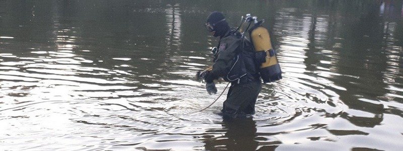 В Киеве в Вербном озере утонул 20-летний парень