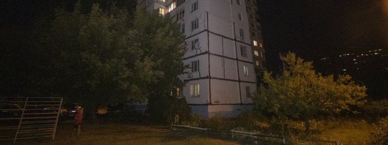 В Киеве женщина с собакой выпрыгнула с седьмого этажа