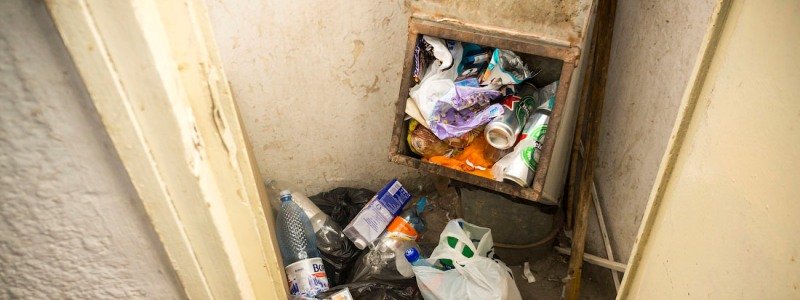 В Киеве хотят заварить все мусоропроводы в многоэтажных домах