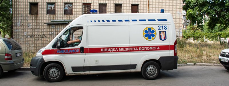 В Киеве мужчина закрылся от жены на балконе и выстрелил себе в голову