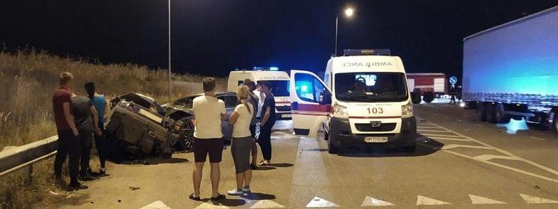 По дороге из Киева женщина на Opel влетела в ВАЗ: погибли три парня и 15-летний подросток