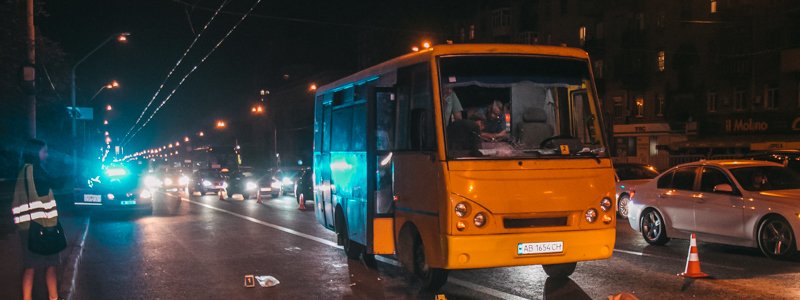 В Киеве автобус насмерть сбил мужчину, который перебегал проспект Победы