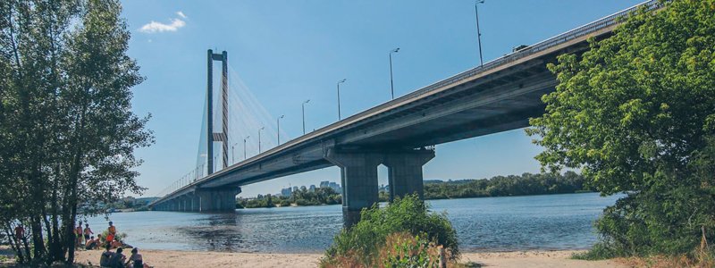 В Киеве частично перекрыли Южный мост