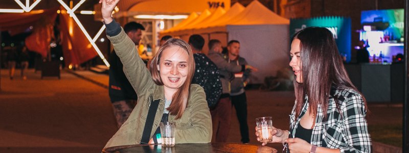 Хмельные лица и танцы на винограде: как в Киеве прошел фестиваль Ulichnaya Eda Wine