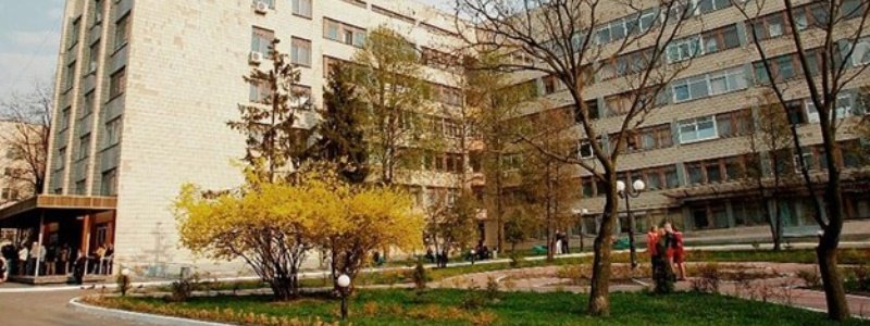 В Киеве врачи Института рака требовали с онкобольных деньги за лечение