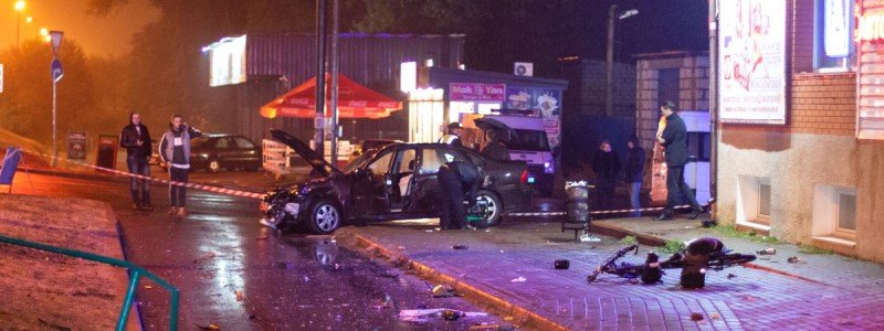 В Броварах пьяный полицейский влетел в остановку с людьми: видео момента смертельной аварии