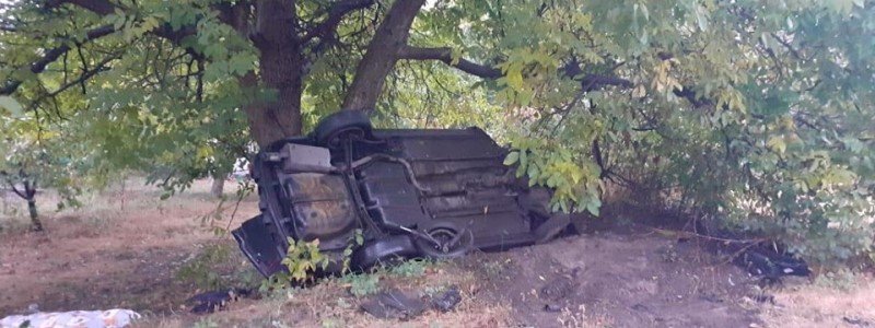 Под Киевом перевернулась легковушка с семью пассажирами: погиб 19-летний парень из багажника