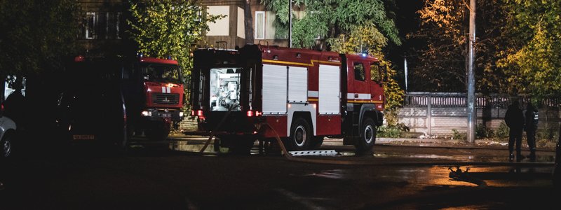 В Киеве на Святошино загорелся жилой дом: пожар повышенной сложности