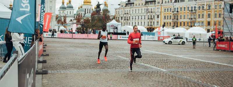 Второй день Wizz Air Kyiv City Marathon: стартовали спортсмены на дистанции 42 километра