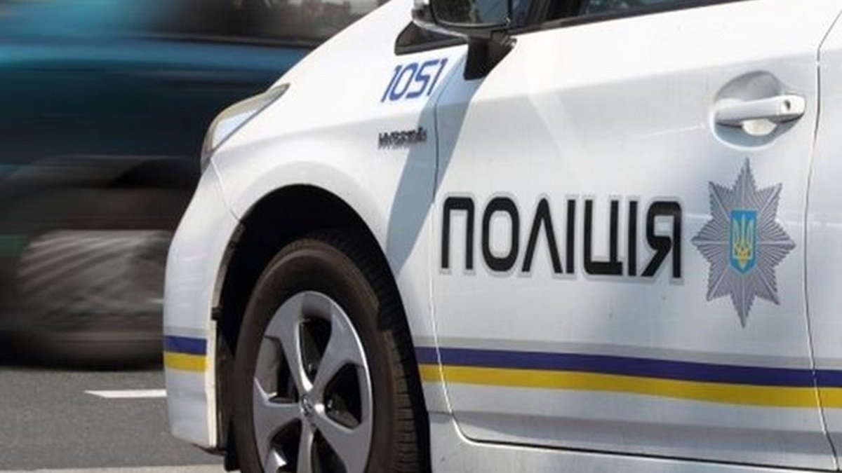 В Киеве на Броварской окружной женщина кинулась под колеса автобуса с пассажирами: видео момента аварии