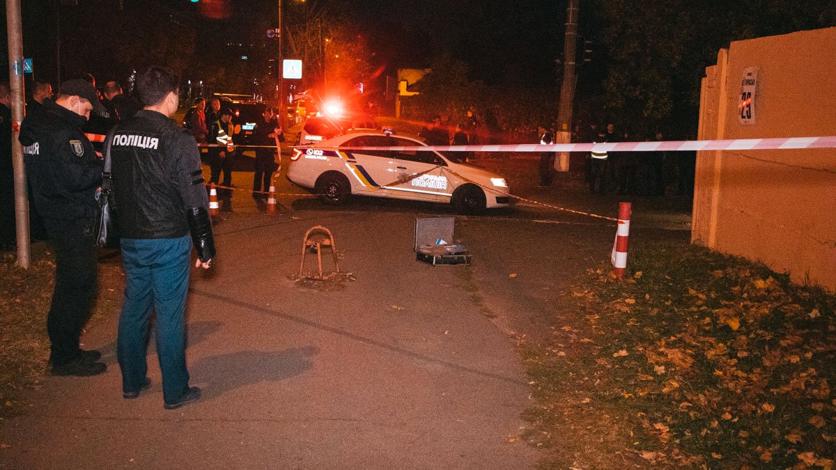 В Киеве кавказцы на Toyota расстреляли мужчину посреди улицы: подробности с места убийства