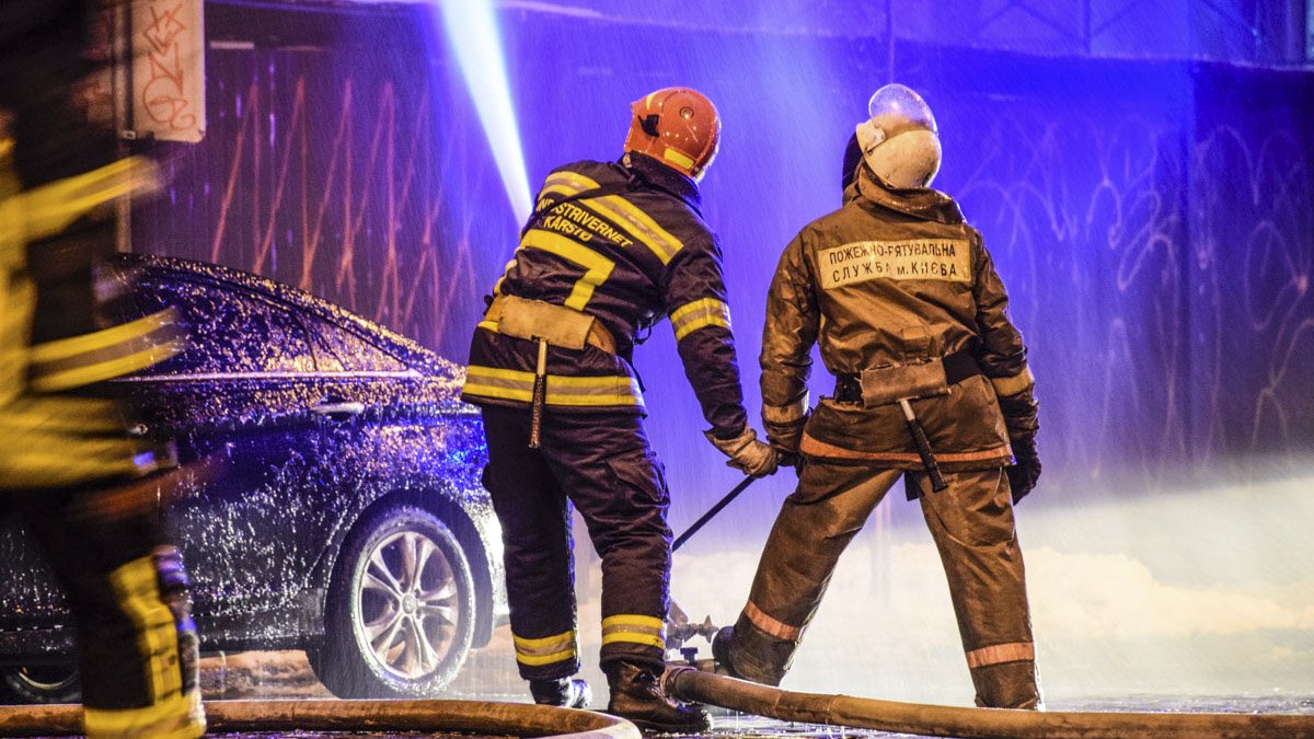В Киеве за ночь сгорели четыре автомобиля