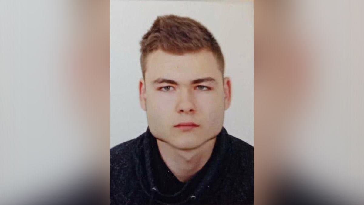 Под Киевом пропал 17-летний парень с татуировкой в форме креста