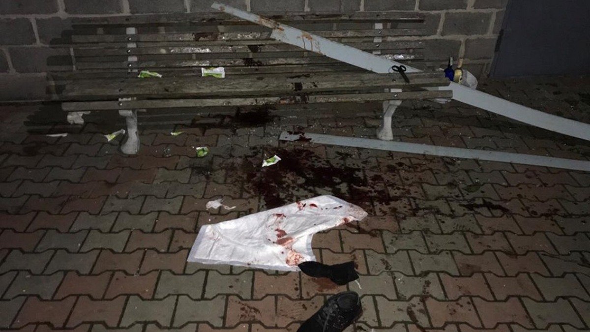 Под Киевом мужчина хотел убить семью соседа и взорвал гранату у него во дворе