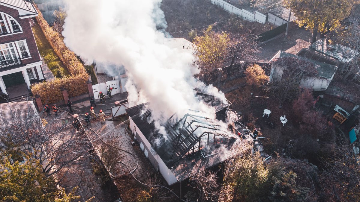Что горит в центре Киева: столб дыма виден из разных районов города