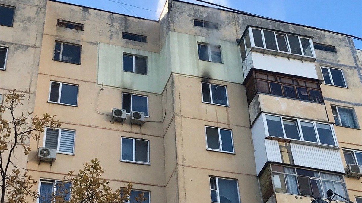 В Киеве на Оболони горела квартира в многоэтажном доме