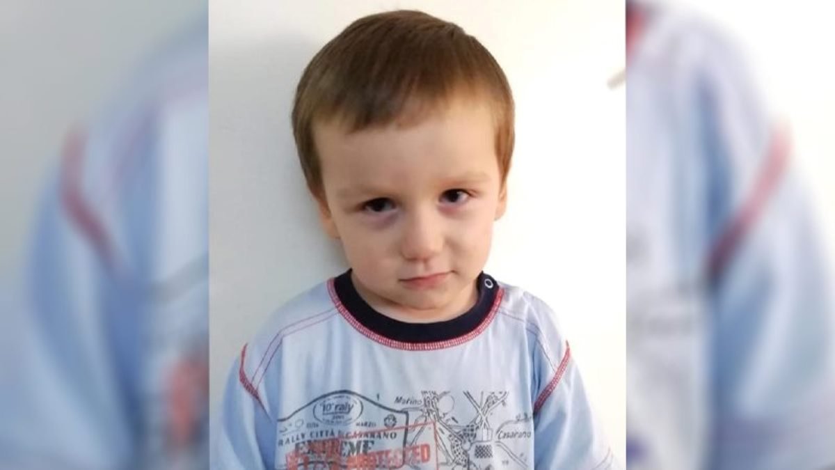 В Киеве трехлетний мальчик в синяках гулял с пьяным мужчиной: полиция ищет родителей