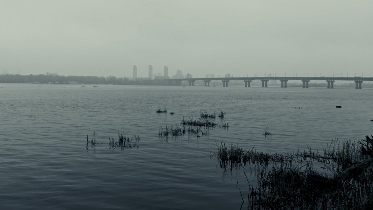 Словно в Лондоне: как выглядит Киев, окутанный пеленой загадочного тумана