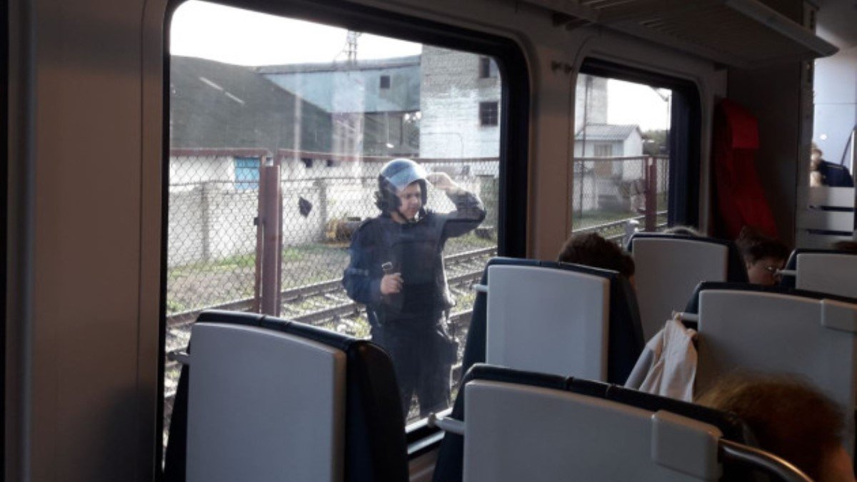 В поезде "Харьков-Киев" два часа искали бомбу
