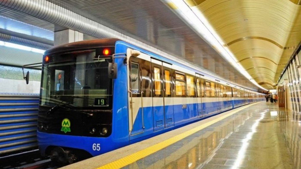 Впервые за 24 года в метро Киева изменили правила: что теперь нельзя делать