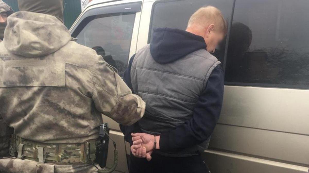Под Киевом ветеран МВД с оружием напал на полицейских