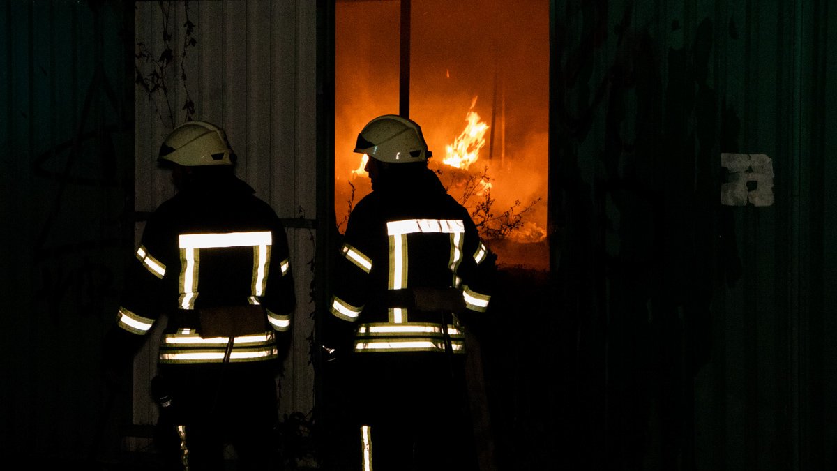 В Киеве на Виноградаре загорелись МАФы: два киоска сгорели дотла