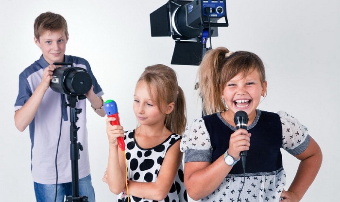 В студии "Информатор Киев" журналисты встретятся с детьми из детского дома и расскажут о сфере медиа