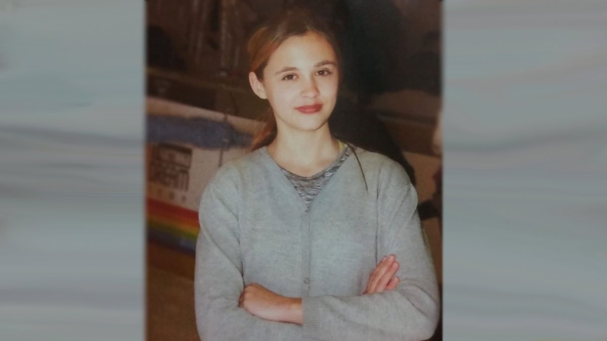 В Киеве 13-летняя девочка не вернулась из школы: приметы пропавшей