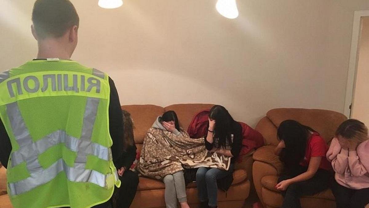 В Киеве бывший полицейский открыл три борделя с 75 проститутками