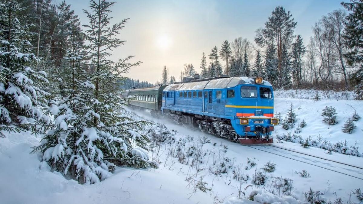 «Укрзалізниця» увеличила количество дополнительных поездов на новогодние праздники: список