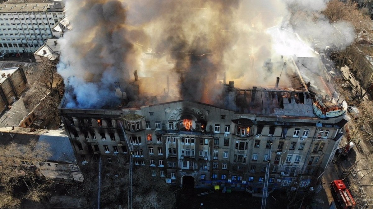 Пожар с жертвами в Одессе, Соболев назвал возможных заказчиков убийства, а Дробович возглавил Институт памяти: ТОП новостей дня