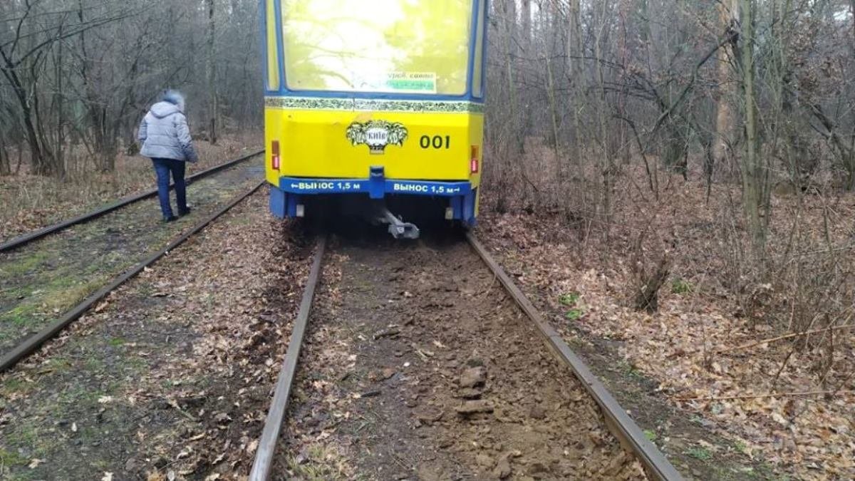 В Киеве в Пущу-Водицу перестали ходить трамваи: что произошло