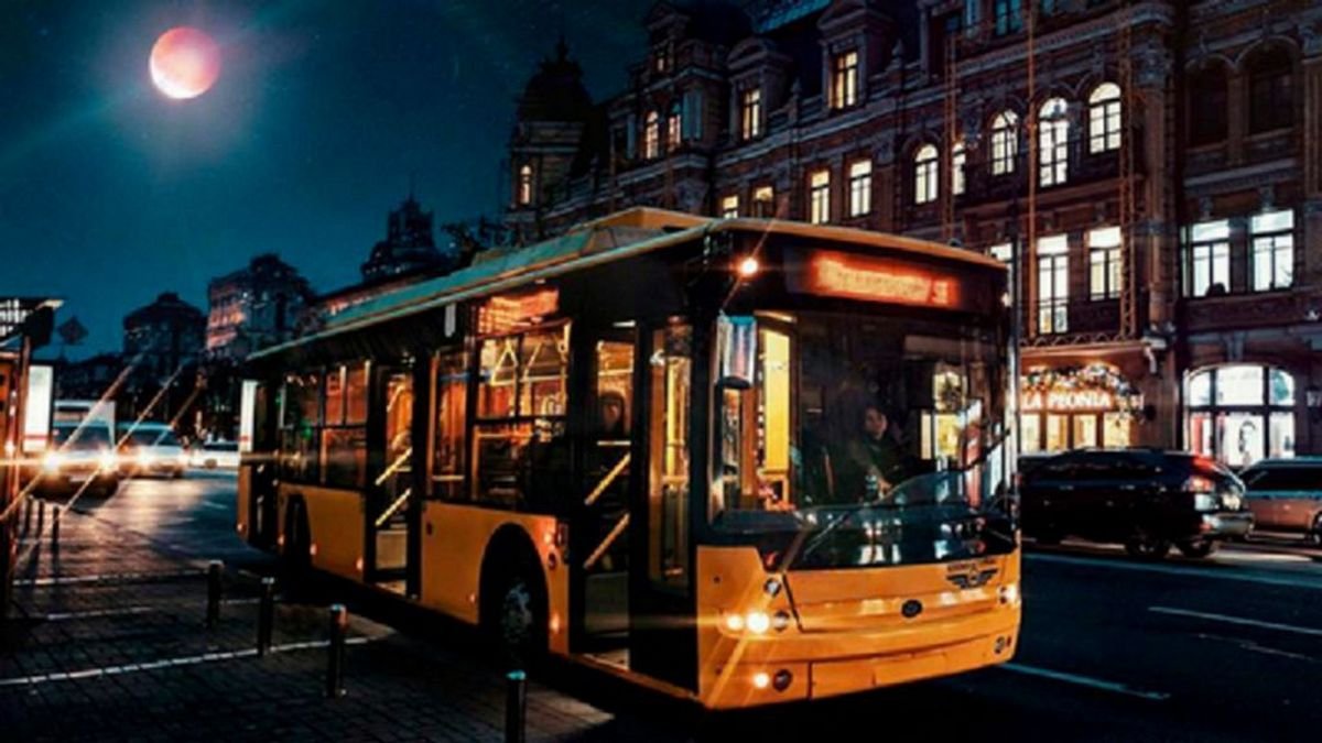 В Киеве два ночных троллейбуса изменят свои маршруты
