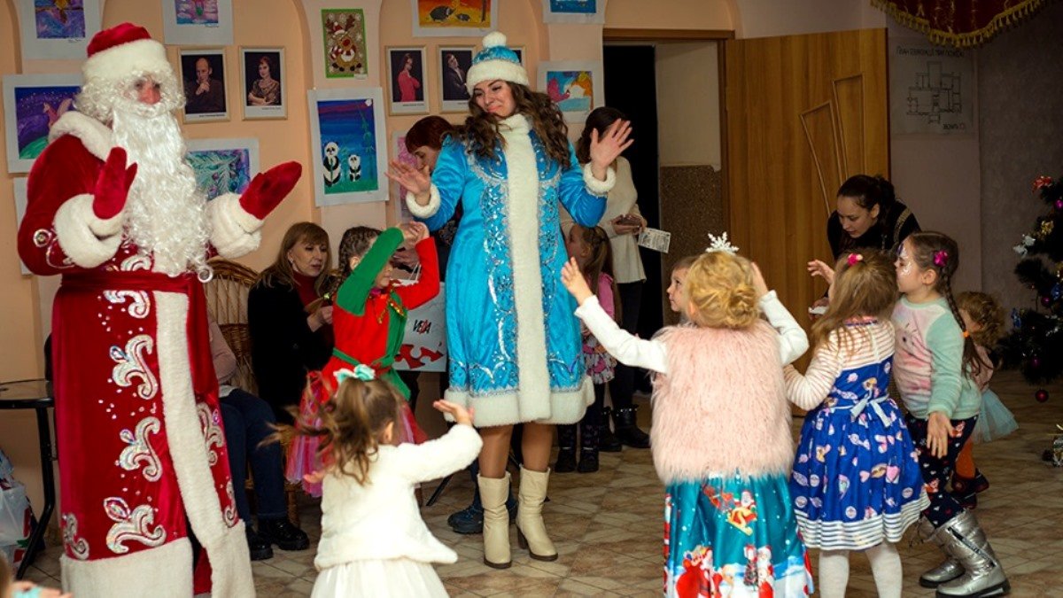Дед Мороз приедет с концертом для семей Киева: где и когда можно увидеть новогоднее чудо