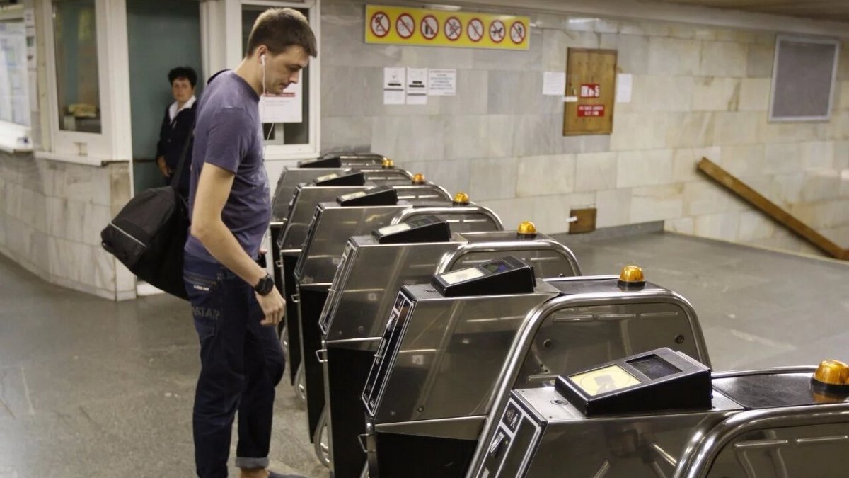 Сбой в метро Киева: почему произошел и что делать в таких случаях