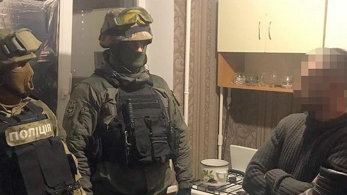 В Киеве полиция накрыла подпольный бордель и арестовала четырех сутенеров