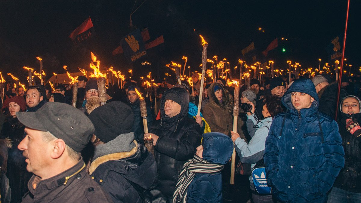 В Киеве проходит факельное шествие в честь Бандеры: в центр стянули Национальную гвардию