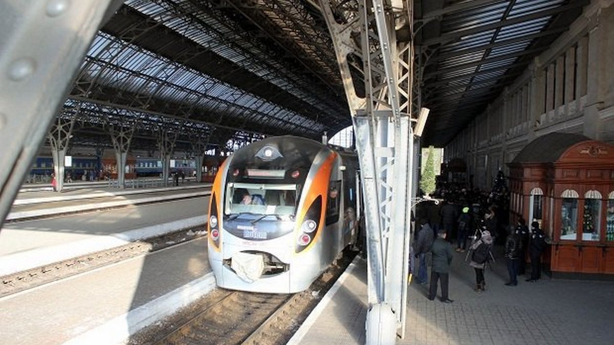 «Укрзалізниця» запустит дополнительный скоростной поезд из Киева во Львов: расписание