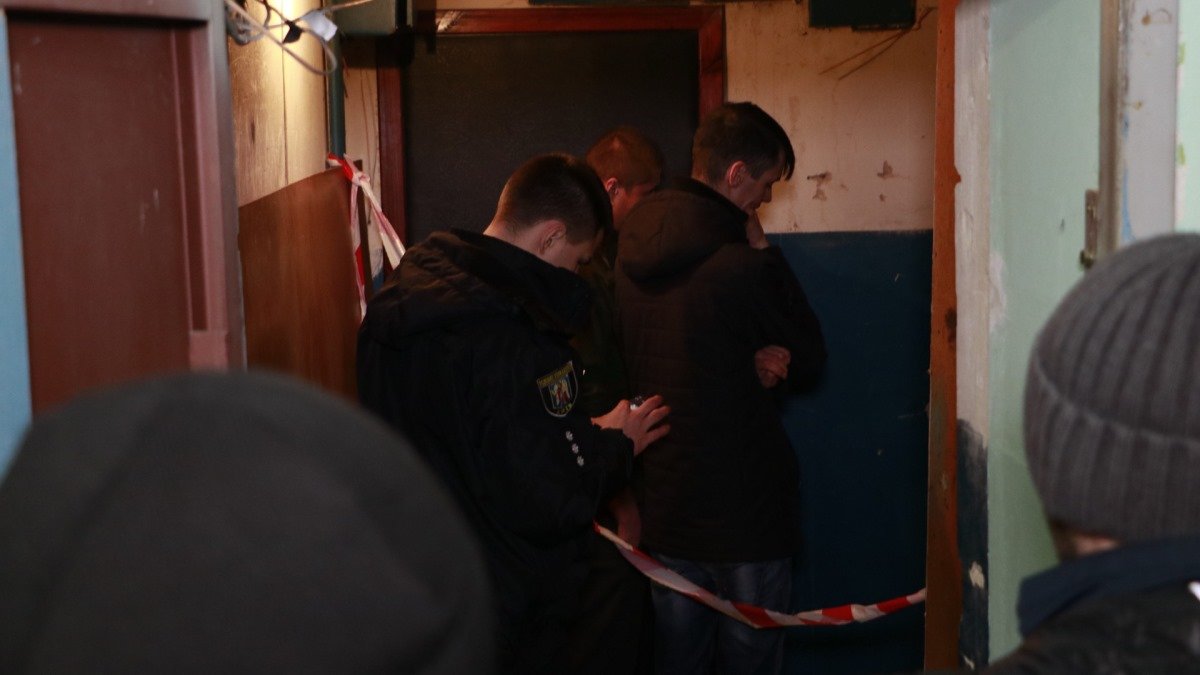 В Киеве в арендованной квартире нашли два связанных трупа: убитыми оказались две пропавшие девушки