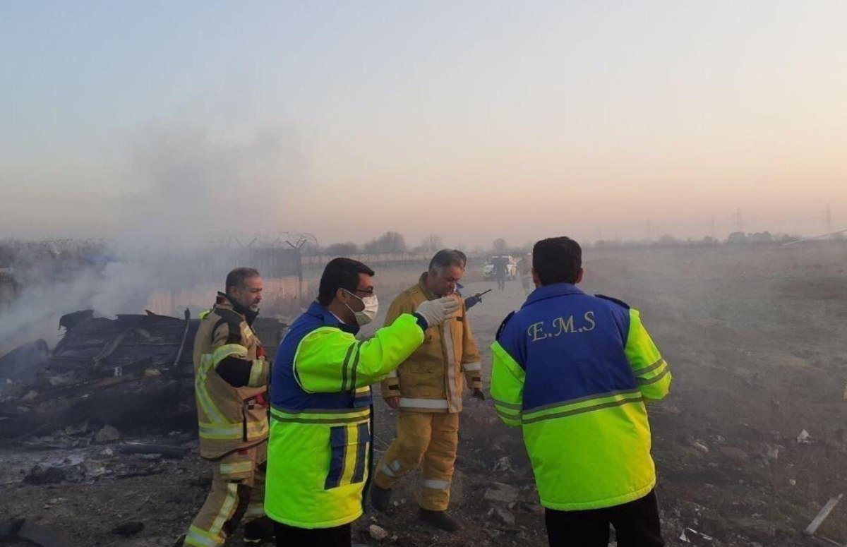 В Иране разбился украинский самолет с 176 пассажирами на борту: видео момента падения