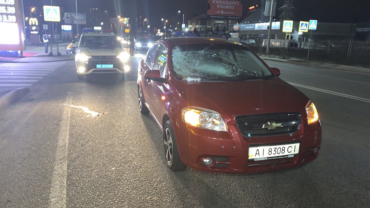 Под Киевом Chevrolet сбил парня на пешеходном переходе