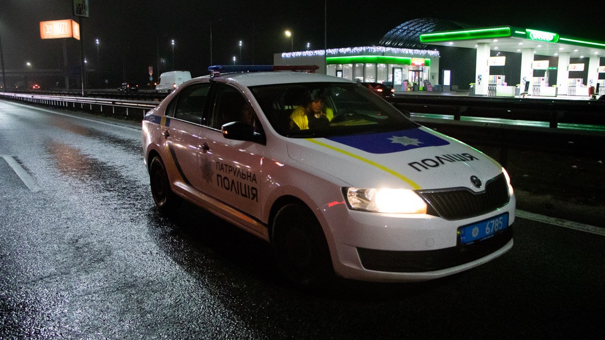 Под Киевом полицейский насмерть сбил мужчину